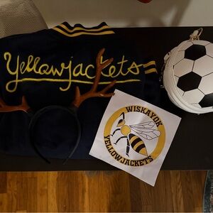 Full Yellowjackets Halloween Costume 🐝